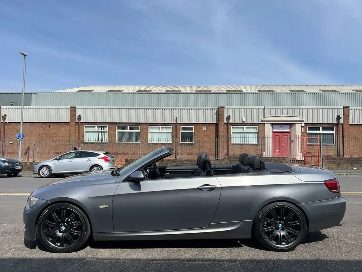 2008-bmw-3-series-30-330i-m-sport-convertible-2d-big-10