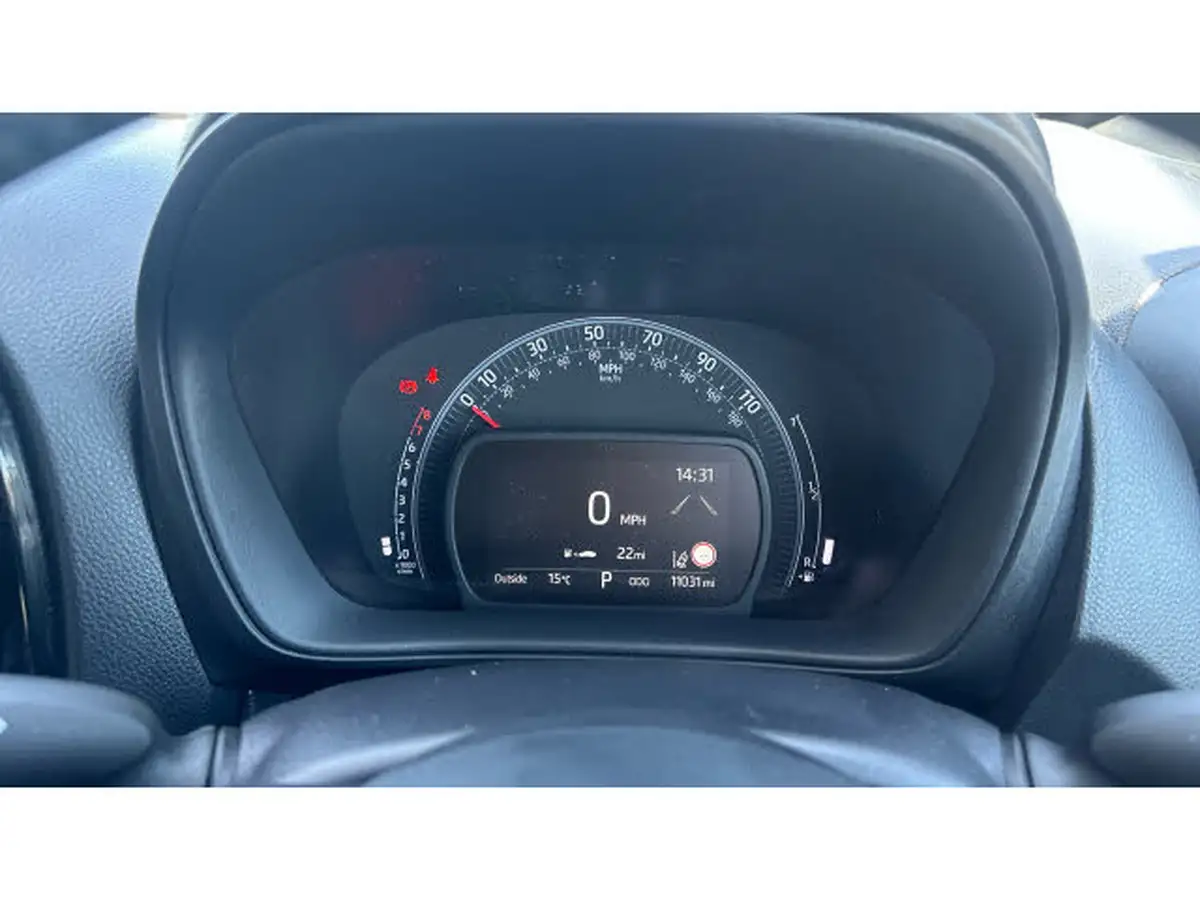 2022-toyota-aygo-x-10-vvt-i-edge-cvt-big-8