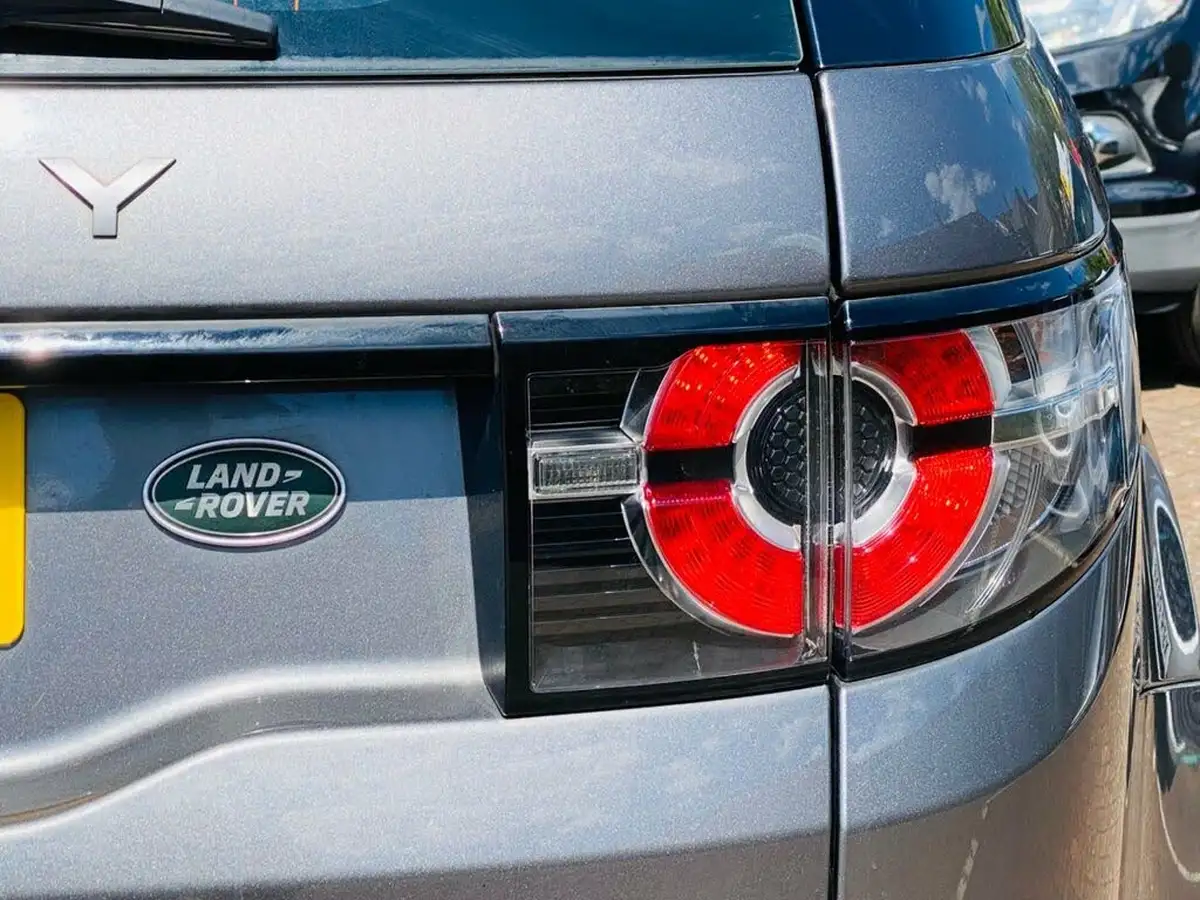 2018-land-rover-discovery-sport-20ed4-se-tech-152ps-big-9