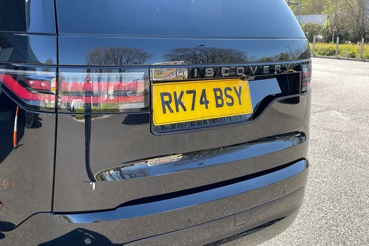 2024-land-rover-discovery-30-d350-dynamic-hse-big-51