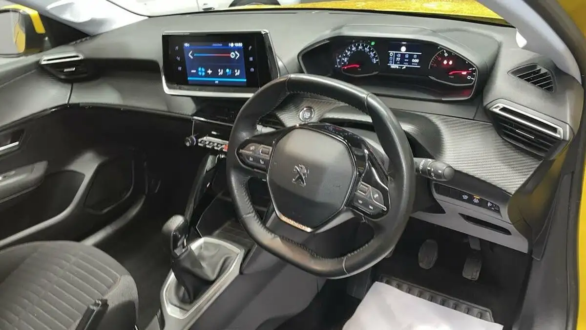 2021-peugeot-208-12-puretech-active-premium-75bhp-big-15