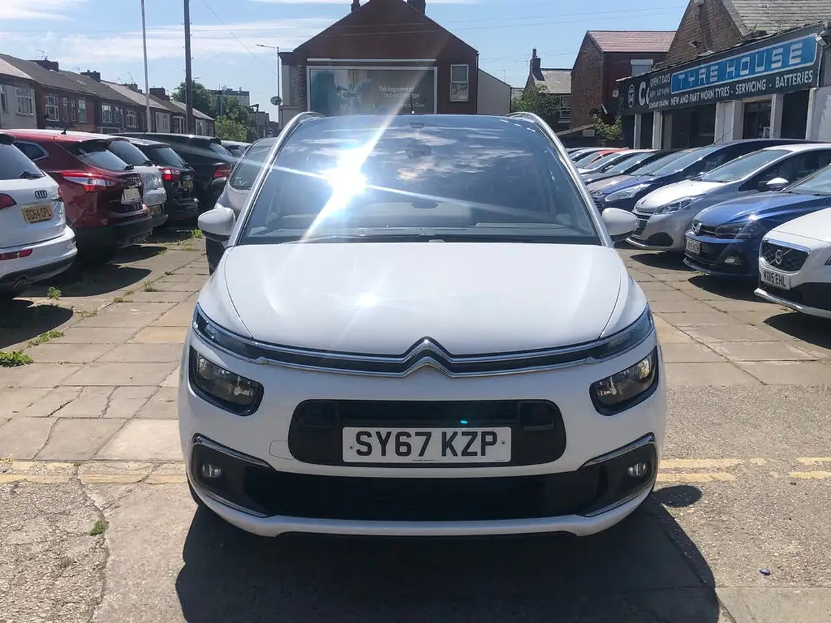 2017-citroen-grand-c4-picasso-16bluehdi-flair-big-1