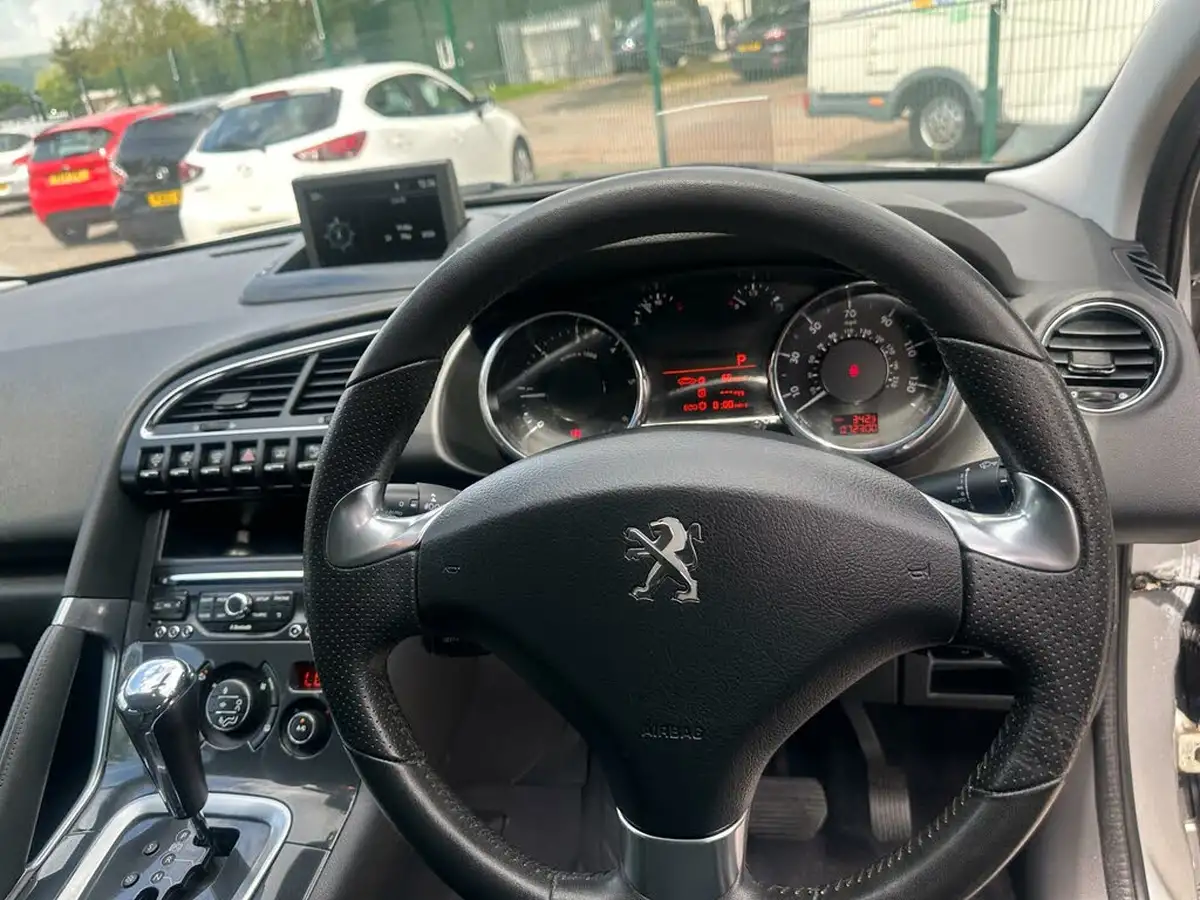 2016-peugeot-3008-crossover-16bluehdi-allure-auto-big-13