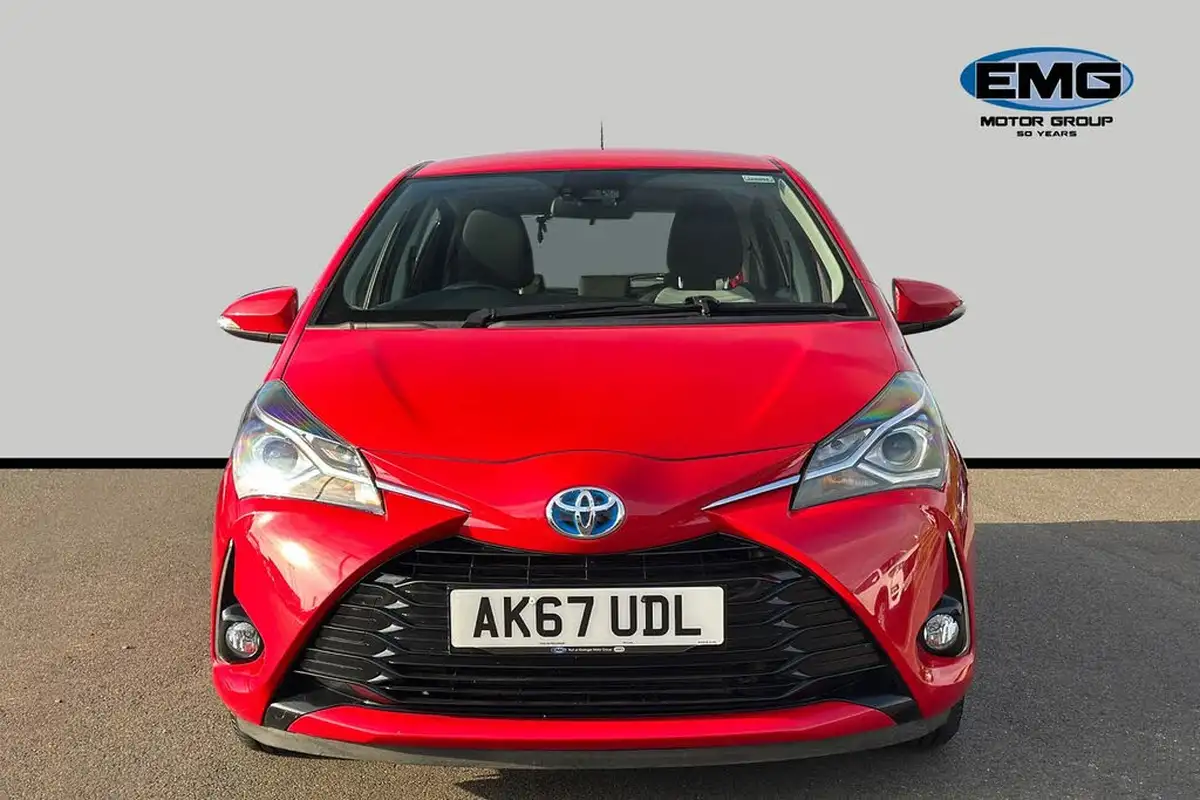 2018-toyota-yaris-15-vvt-i-icon-navi-hybrid-big-1
