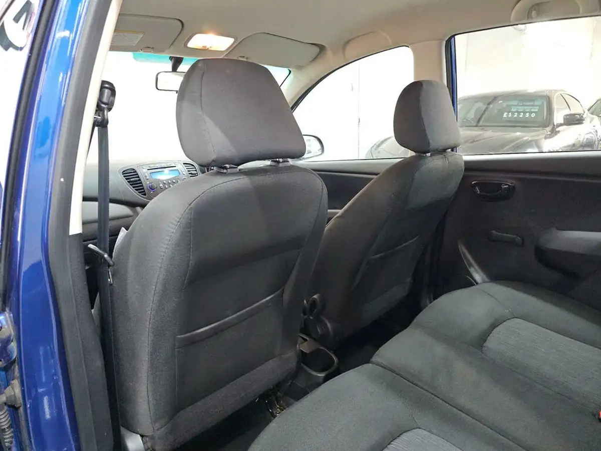2012-hyundai-i10-12-classic-85bhp-big-20