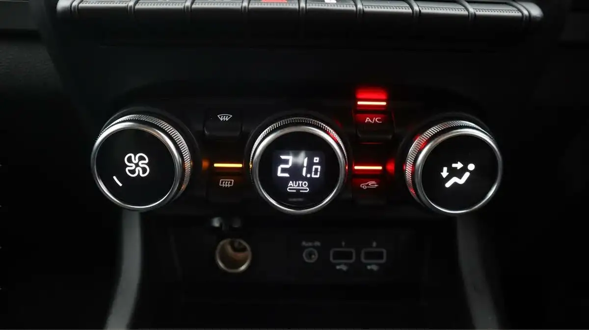 2022-renault-arkana-16-iconic-big-12