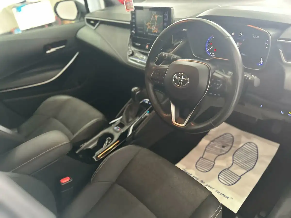 2021-toyota-corolla-18-vvt-i-design-trk-touring-sports-5d-big-13
