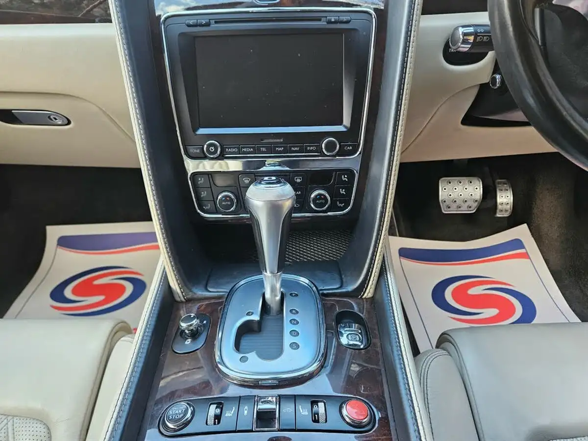 2013-bentley-continental-40-gtc-v8-big-16