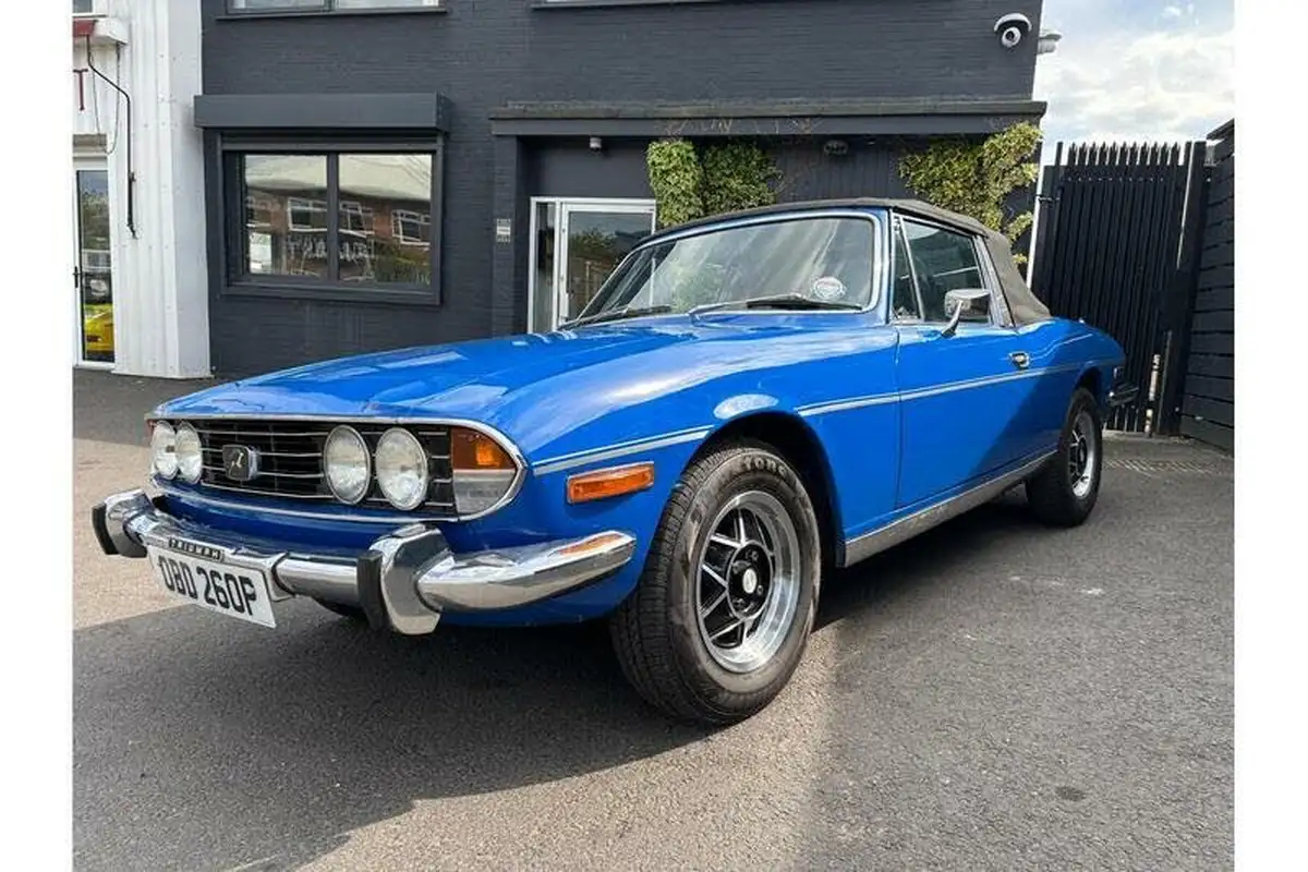 1976-triumph-stag-big-3