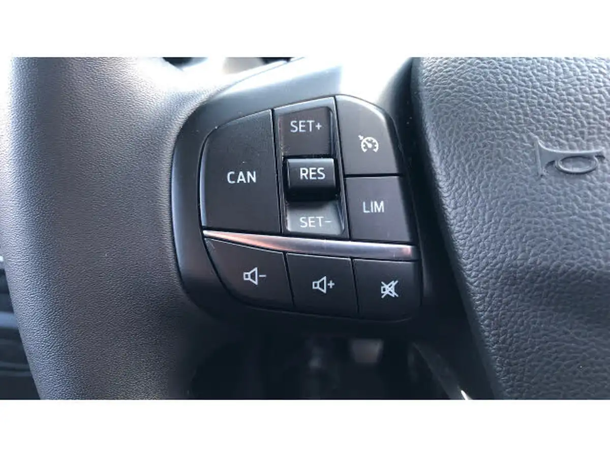 2023-ford-focus-10t-titanium-125ps-hatchback-big-23