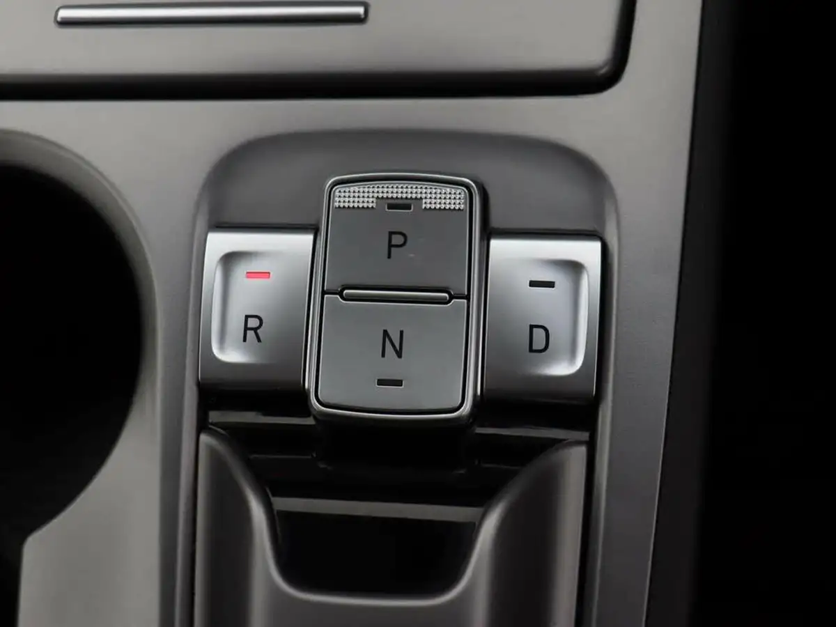 2022-hyundai-kona-e-premium-204ps-64kwh-7kw-obc-big-34