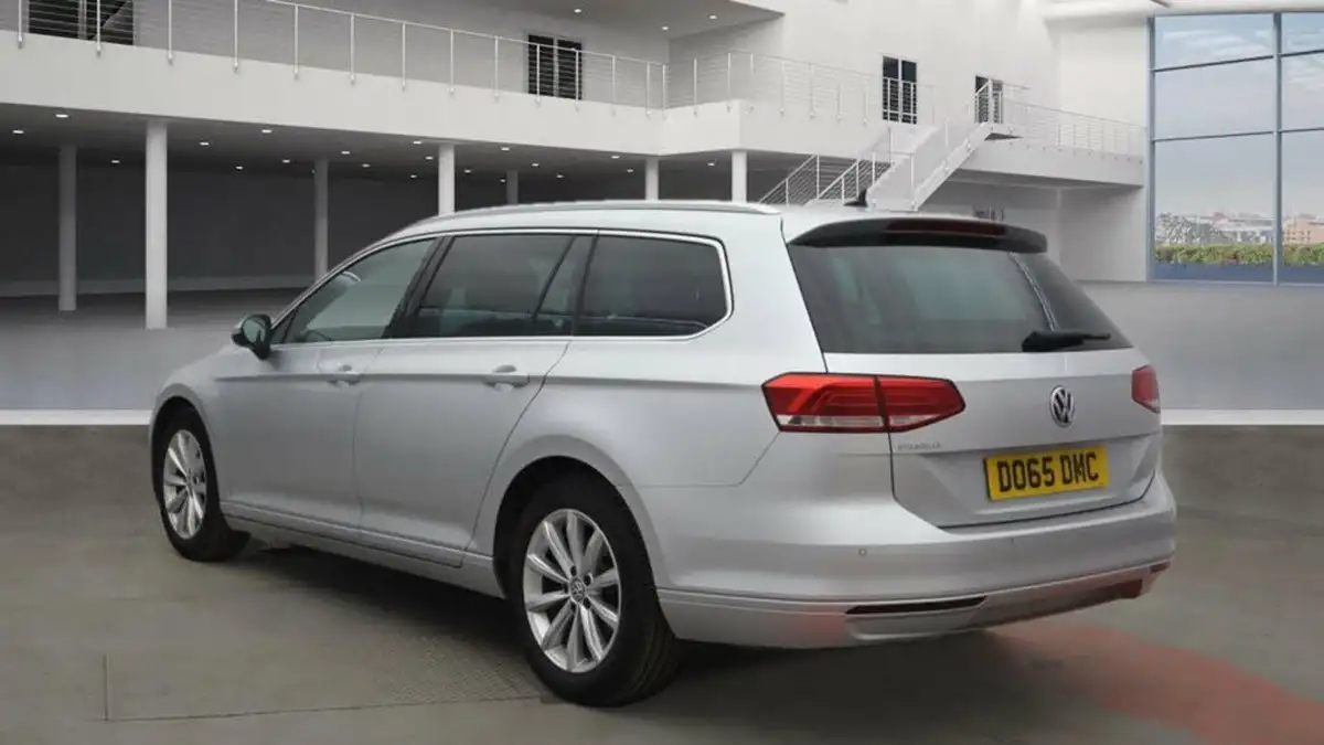 2019-volkswagen-passat-15-tsi-se-business-estate-5d-dsg-big-2