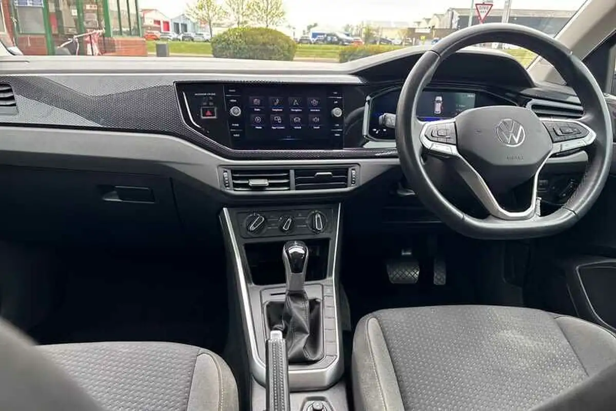 2022-volkswagen-polo-10-tsi-life-dsg-big-13