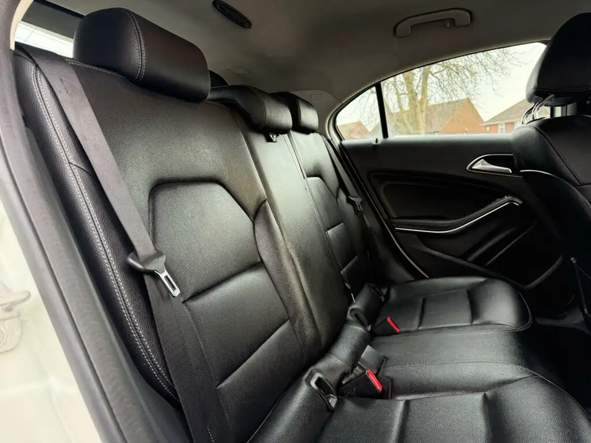 2016-mercedes-benz-a-class-15d-a180d-sport-executivess-7g-dct-big-27