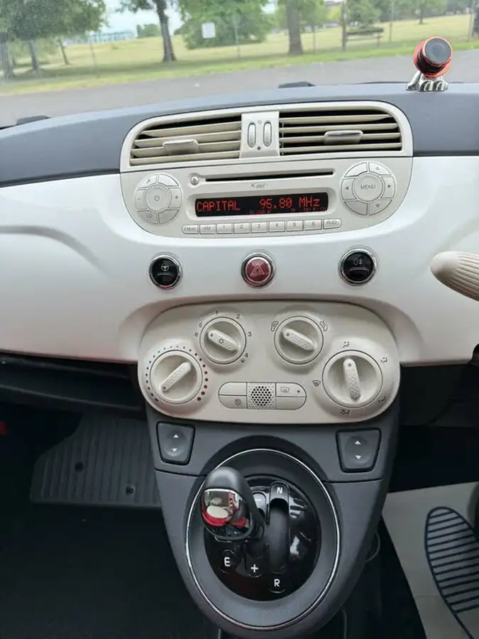 2013-fiat-500c-12-lounge-dualogic-big-21