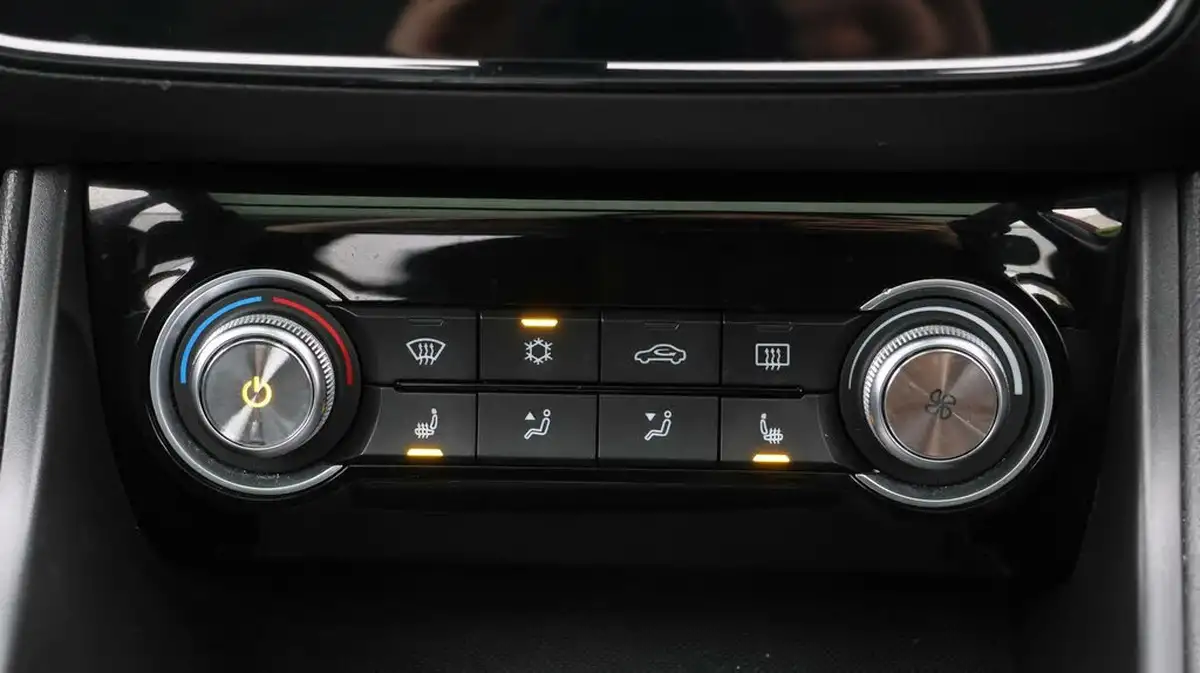 2021-mg-zs-suv-e-exclusive-ev-big-12