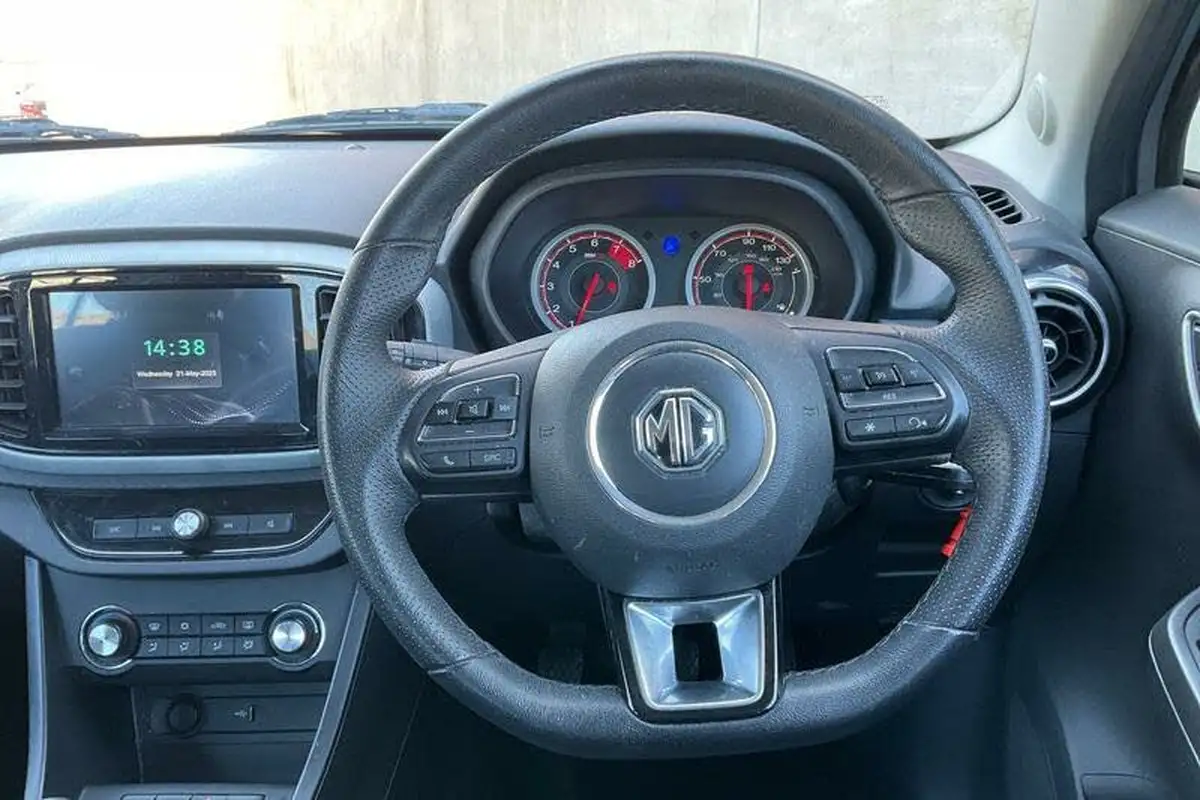 2022-mg-mg3-15-vti-tech-exclusive-nav-big-11