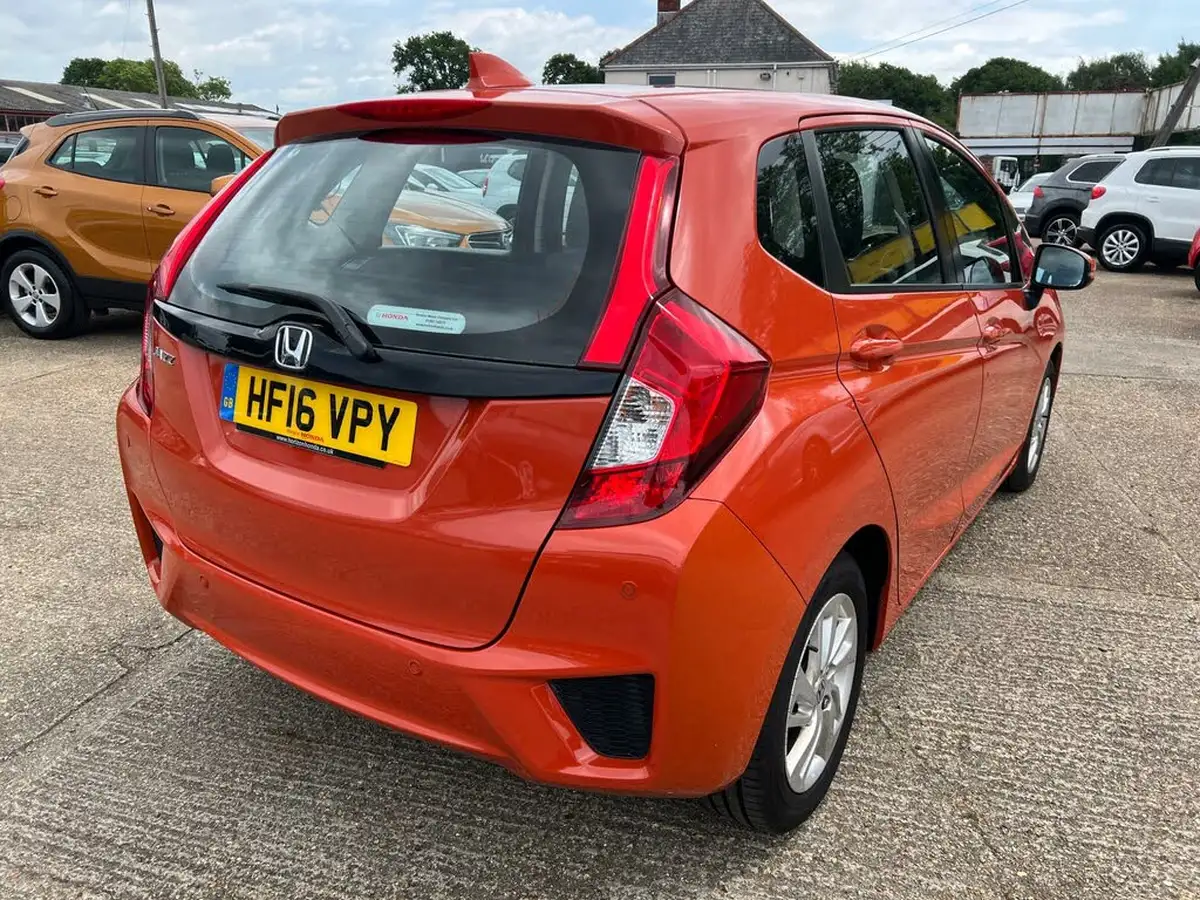 2016-honda-jazz-13-i-vtec-se-cvt-big-6