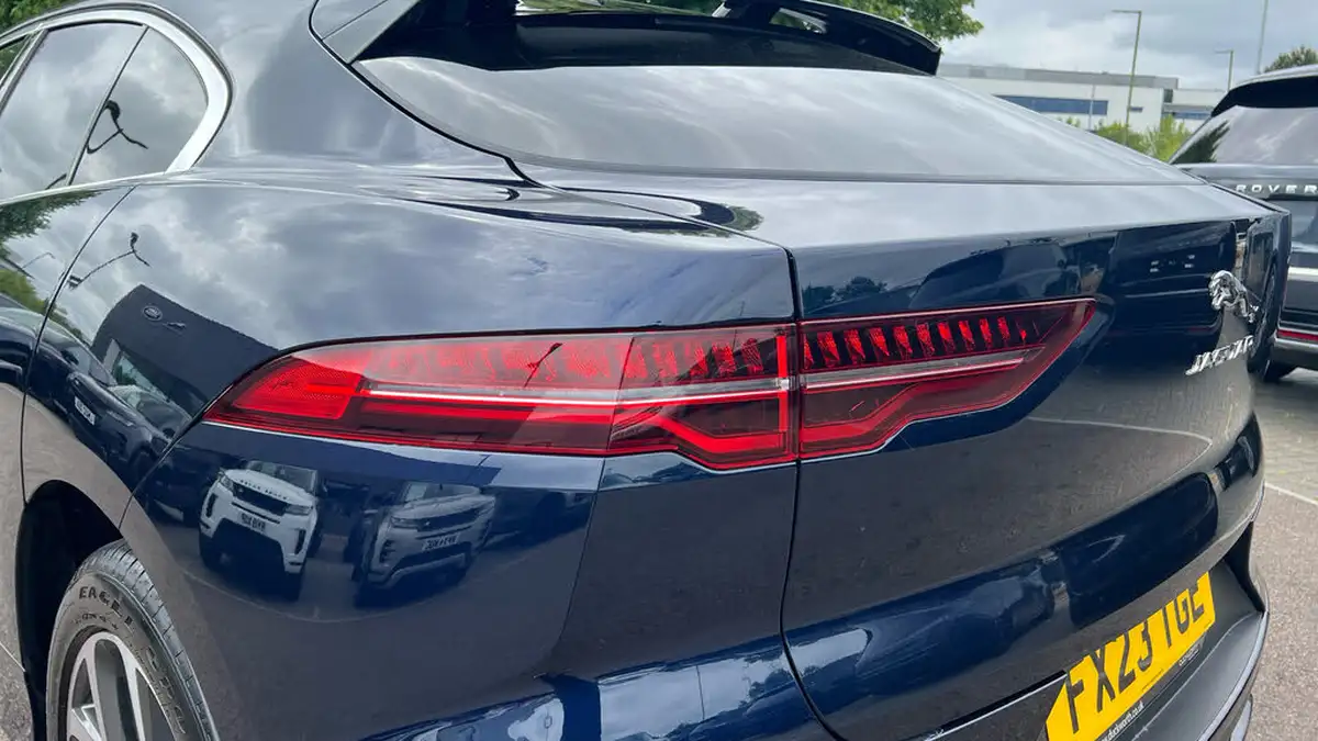 2023-jaguar-i-pace-ev400-r-dynamic-hse-black-big-18