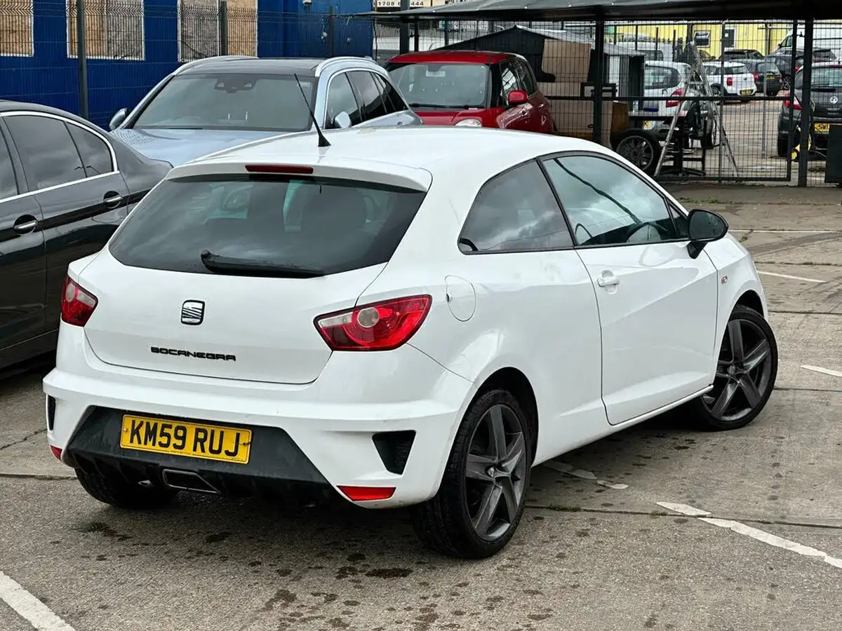 2010-seat-ibiza-14-bocanegra-big-7