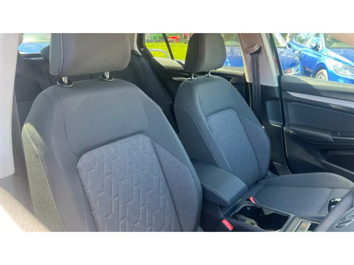 2024-volkswagen-golf-15-tsi-match-150ps-big-29