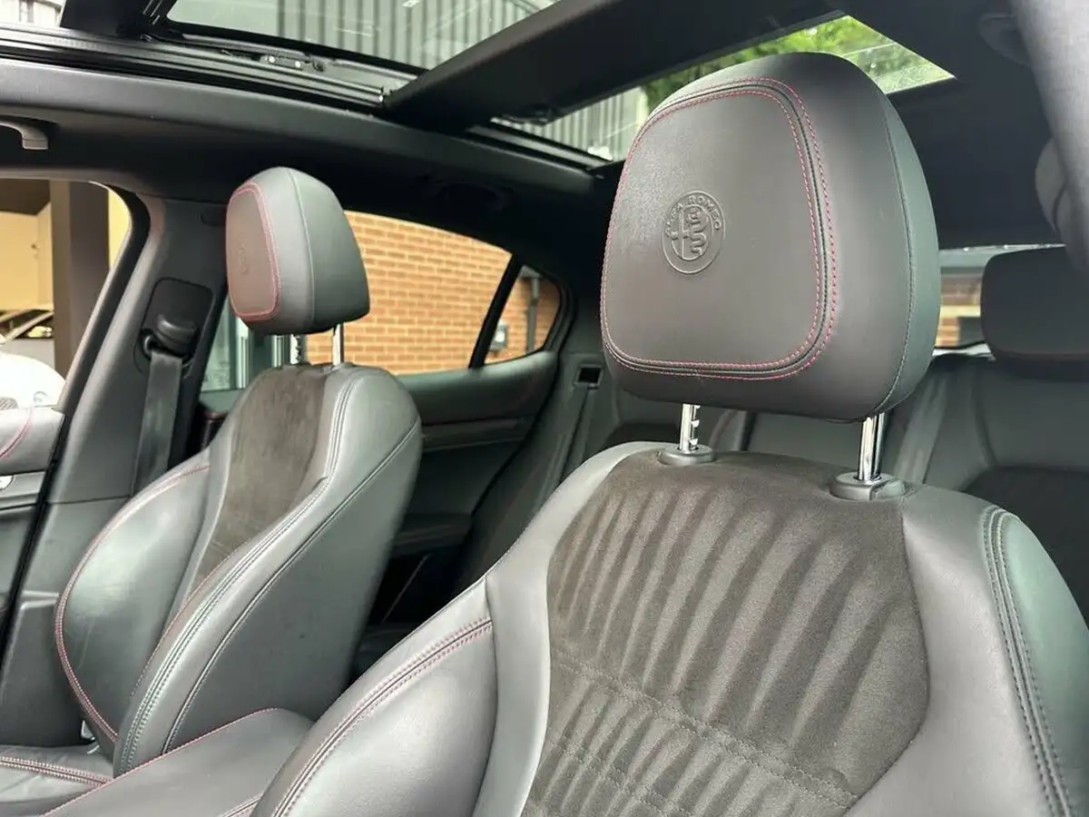 2019-alfa-romeo-stelvio-29-biturbo-quadrifoglio-big-43