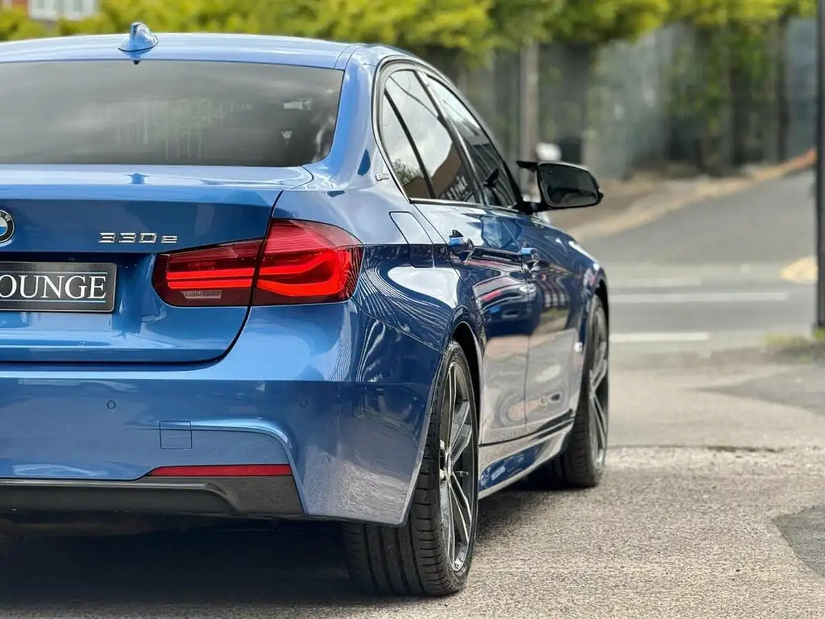 2018-bmw-3-series-20-330e-m-sport-shadow-edition-big-12