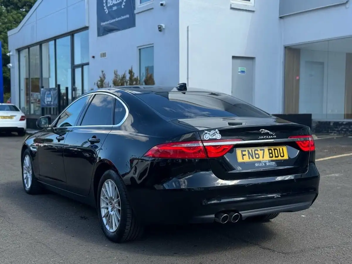 2017-jaguar-xf-20td-prestige-180ps-saloon-4d-1999cc-auto-big-4