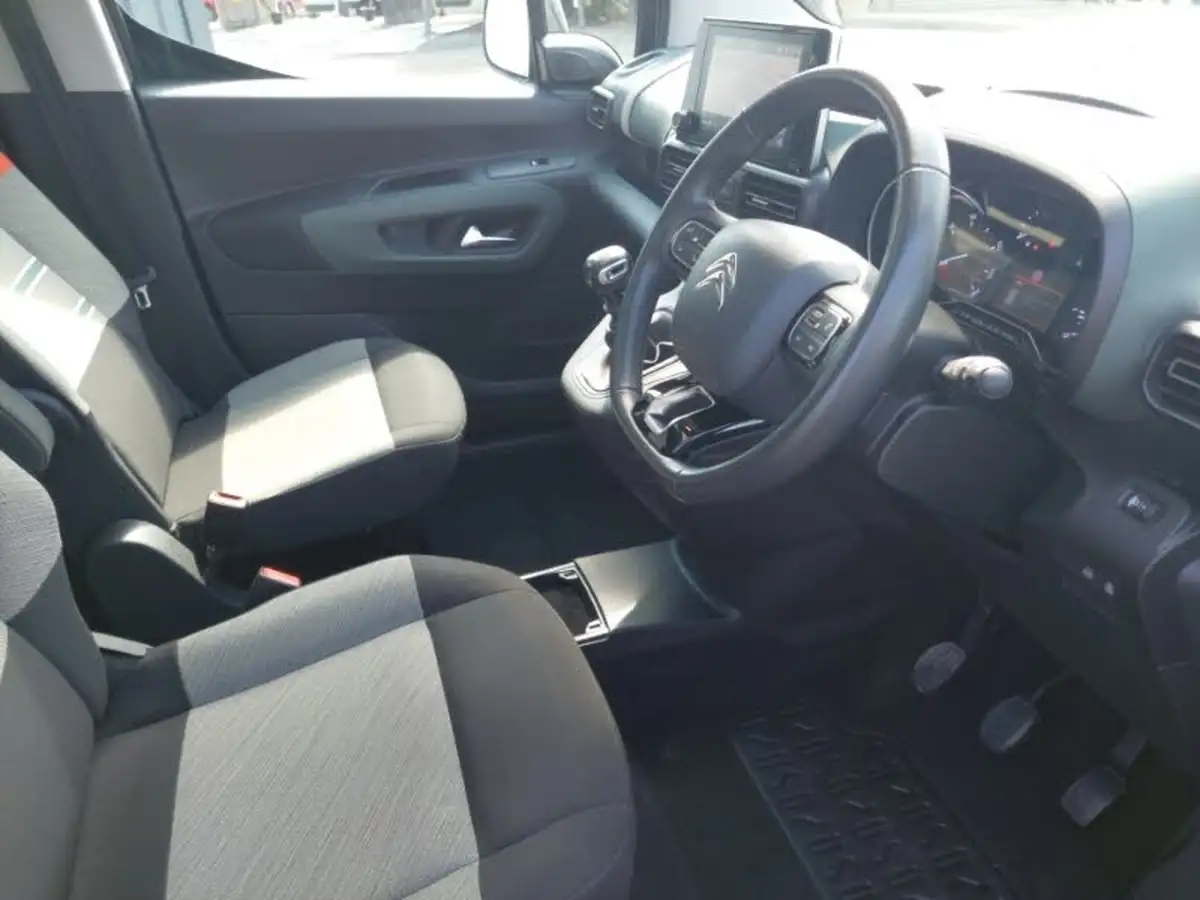 2022-citroen-berlingo-15bluehdi-flair-xtr-m-size-130ps-ss-big-11
