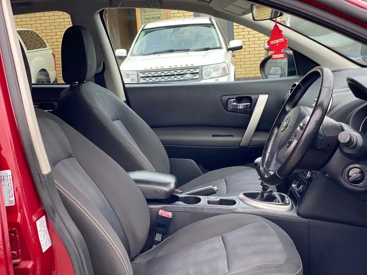 2012-nissan-qashqai-15td-n-tec-big-28
