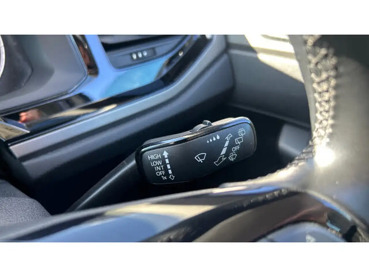 2018-volkswagen-polo-10-se-65ps-evo-big-23