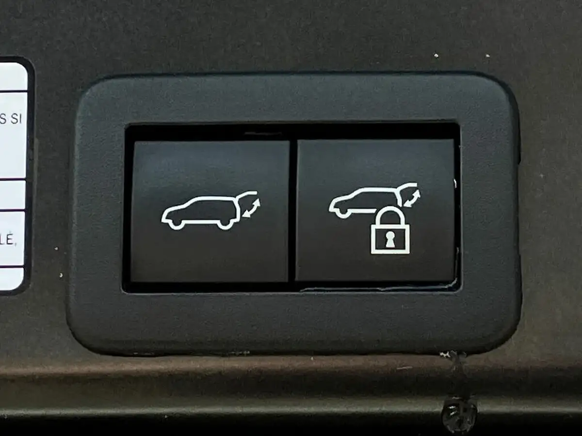2021-toyota-yaris-cross-15-vvt-i-premiere-edition-awd-i-big-24