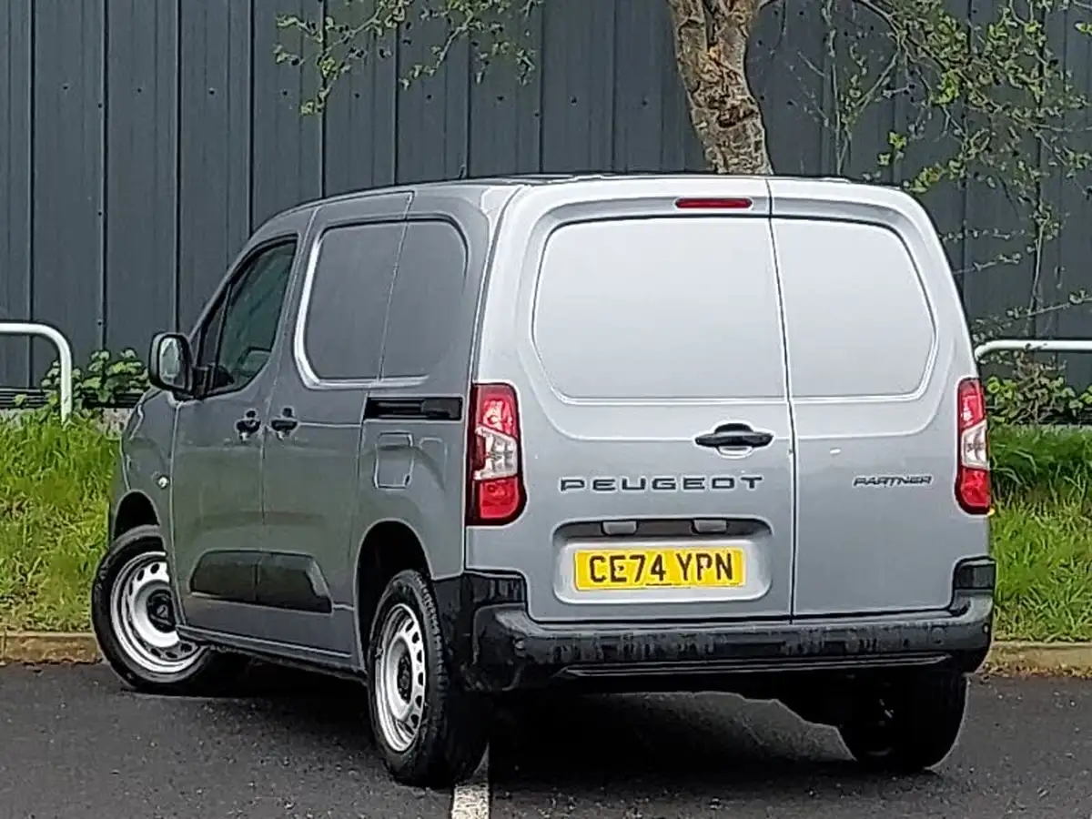 2024-peugeot-partner-15-bluehdi-professional-100pseu6d-big-1