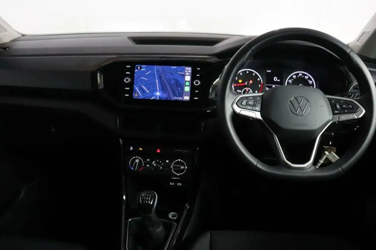 2022-volkswagen-t-cross-10-tsi-black-edition-110ps-big-8