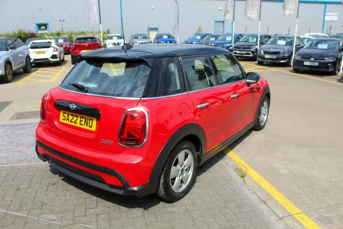 2022-mini-cooper-15-cooper-classic-hatchback-5d-big-10