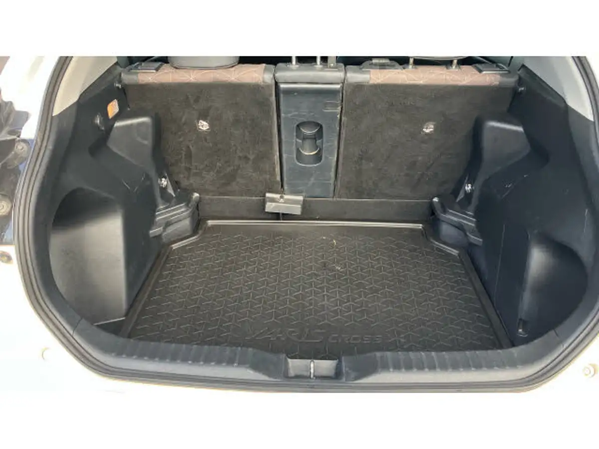 2023-toyota-yaris-cross-15-vvt-i-excel-awd-i-big-13