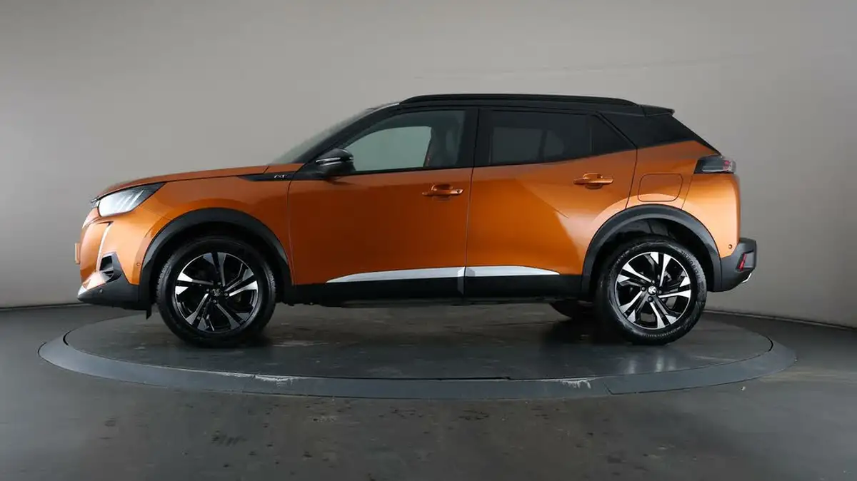 2022-peugeot-2008-suv-12-puretech-gt-big-39