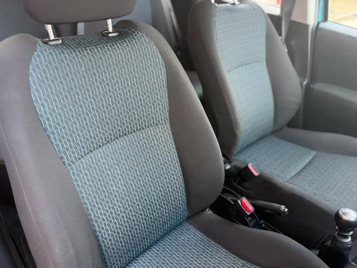 2012-toyota-yaris-133-tr-vvt-i-5d-big-31