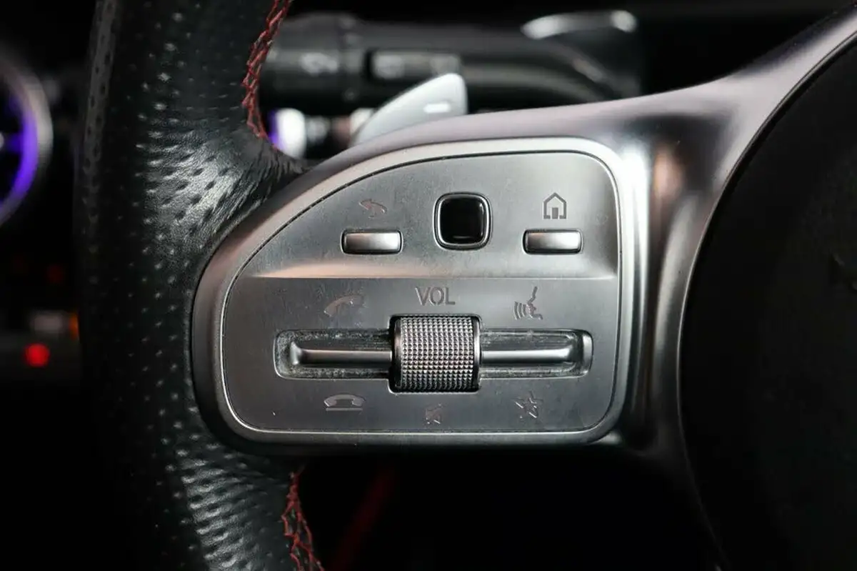2021-mercedes-benz-glb-class-13-glb-200-amg-line-premium-plus-driving-assistance-big-30