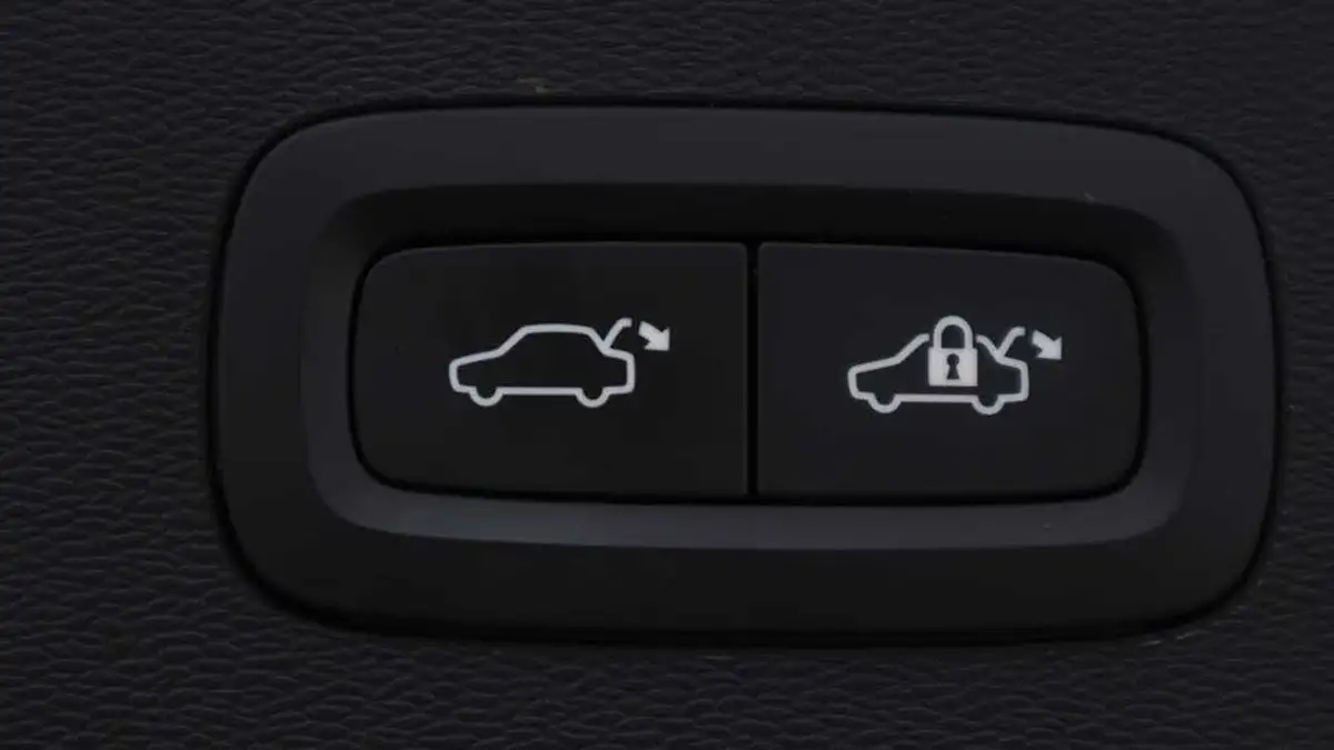2022-volvo-c40-e-twin-recharge-pro-big-16