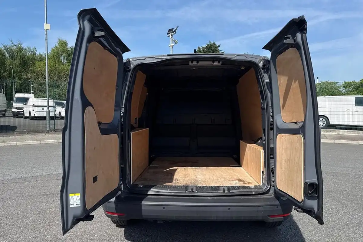 2024-volkswagen-caddy-20tdi-c20-cargo-commerce-big-6