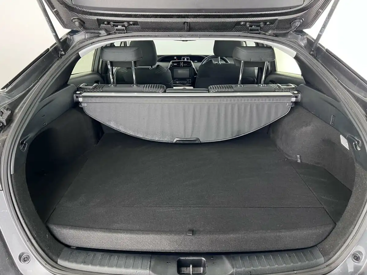 2019-toyota-prius-18-vvt-i-business-edition-plus-ss-cvt-big-12