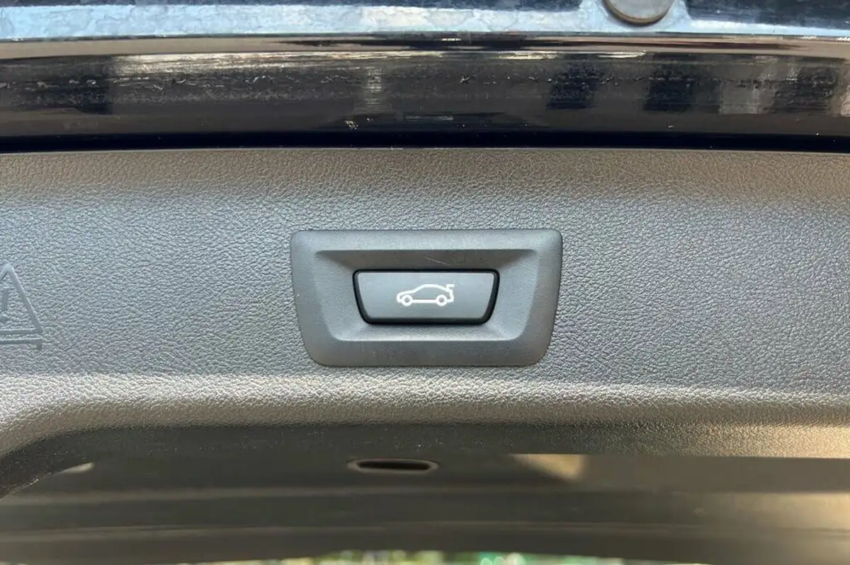 2022-bmw-5-series-20-530e-m-sport-touring-5d-big-29