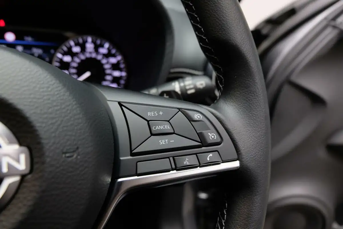 2024-nissan-juke-10-dig-t-n-connecta-dct-big-16