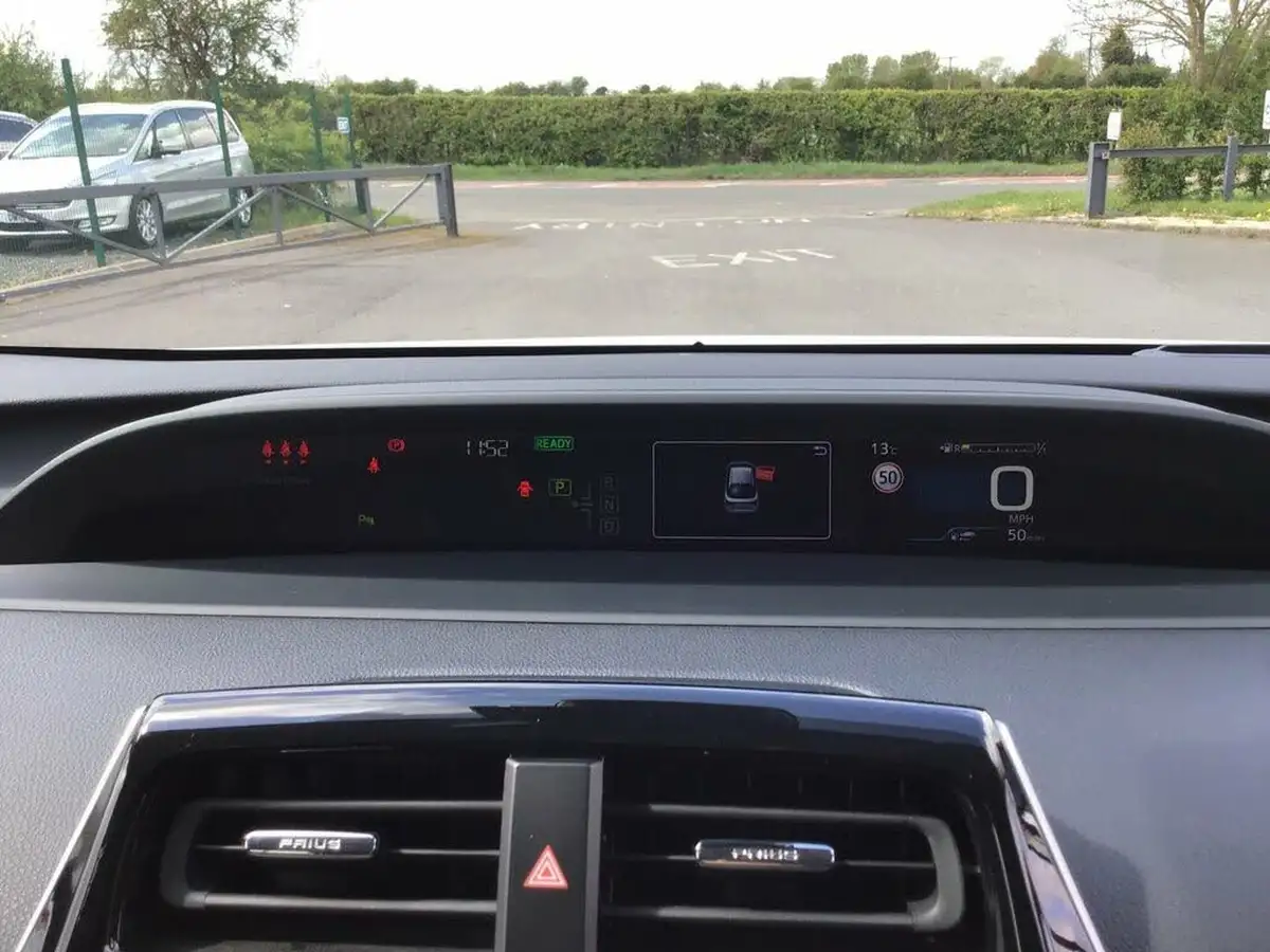2021-toyota-prius-18-vvt-i-business-edition-plus-cvt-big-32