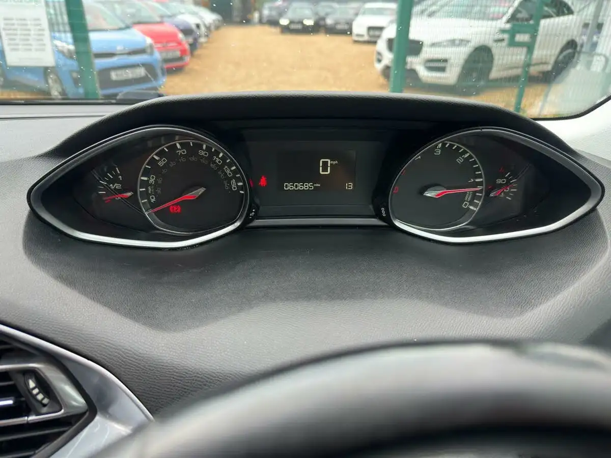 2017-peugeot-308-16-bluehdi-allure-big-73