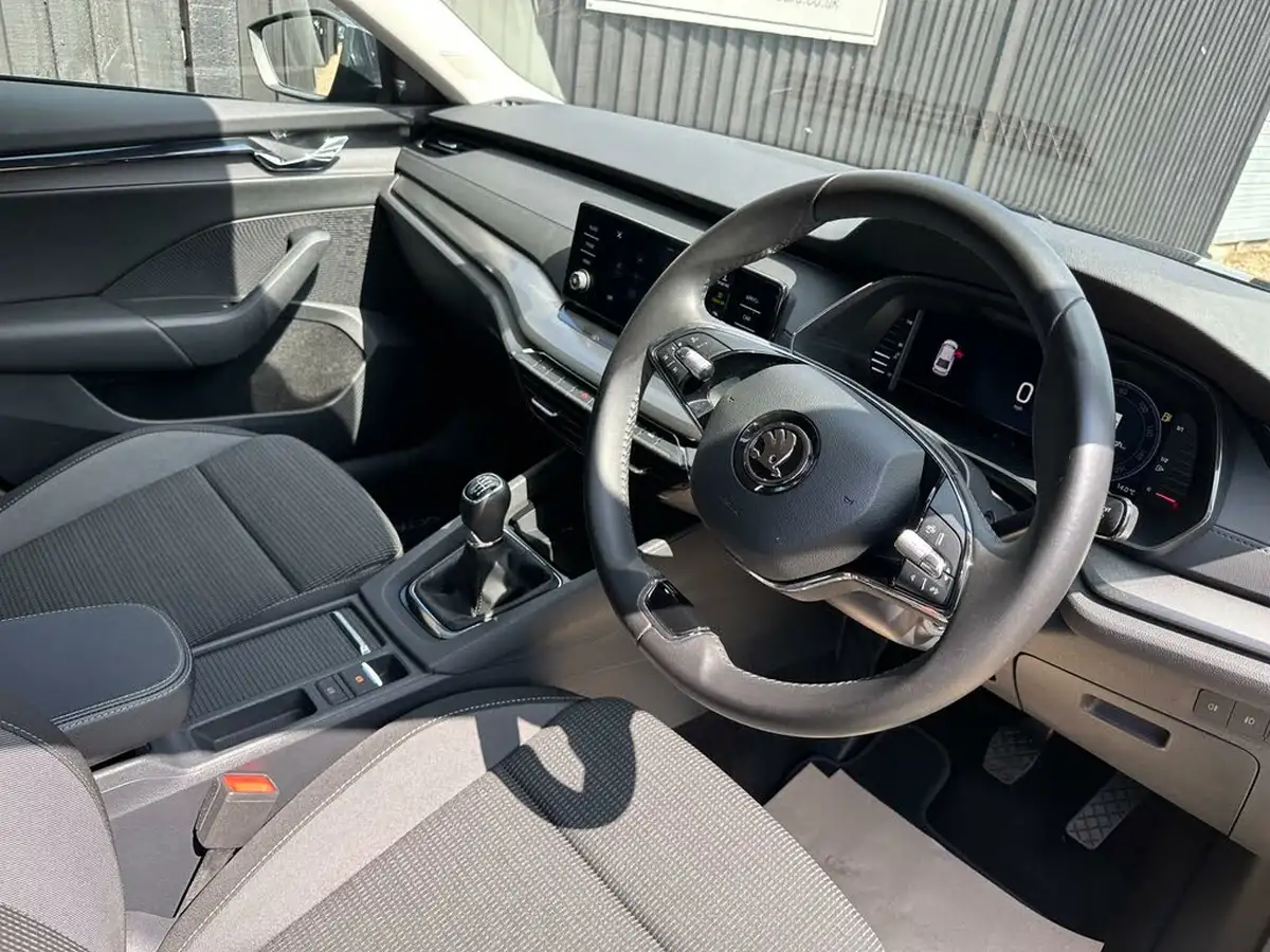 2021-skoda-octavia-15-tsi-se-first-edition-hatchback-big-16