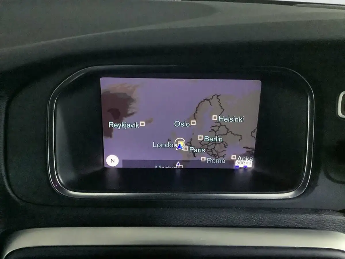 2018-volvo-v40-15-t3-inscription-big-25