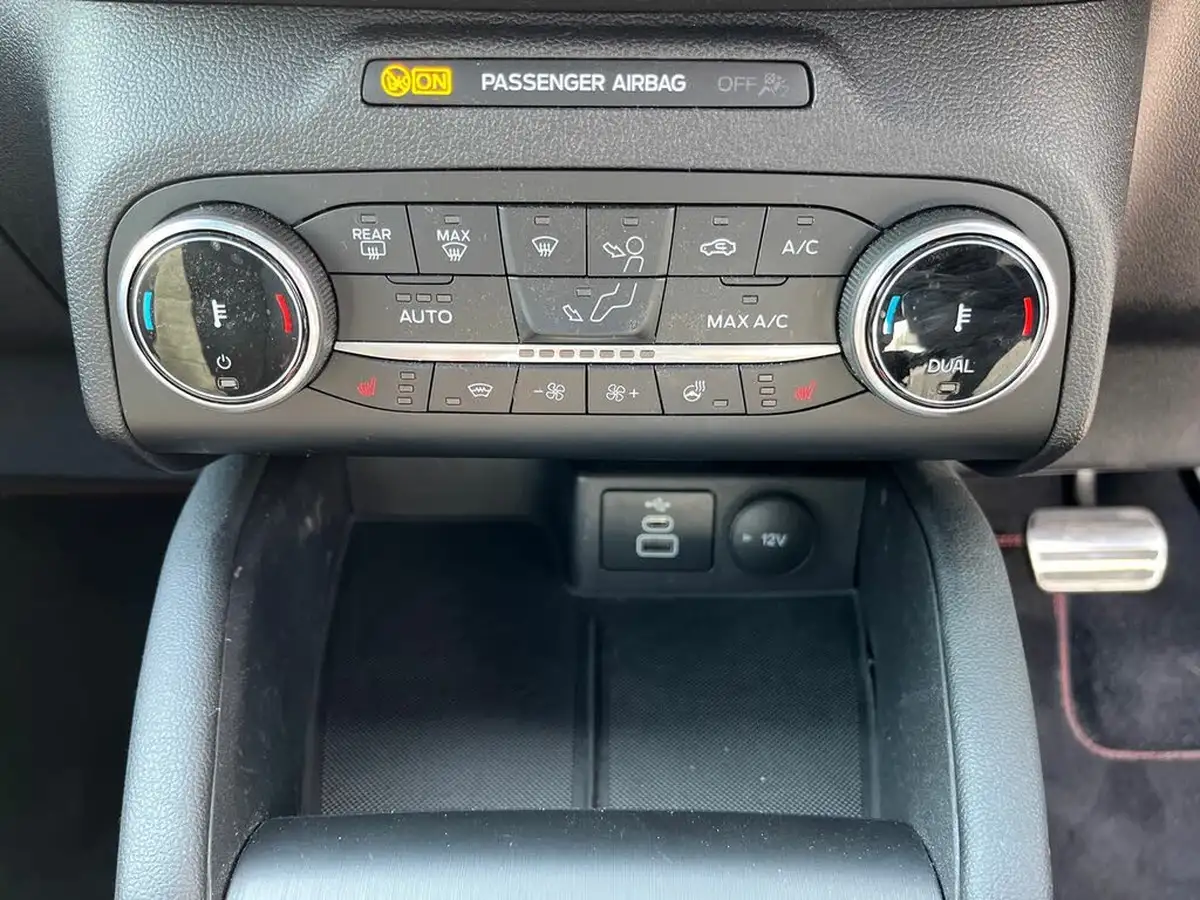 2023-ford-kuga-big-27