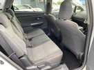 2015-toyota-prius-small-19